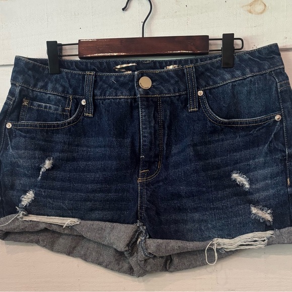 7 For All Mankind Womens 6 Weekend Short
Cut off Blue Jeans Shorts
Distressed - Picture 3 of 15